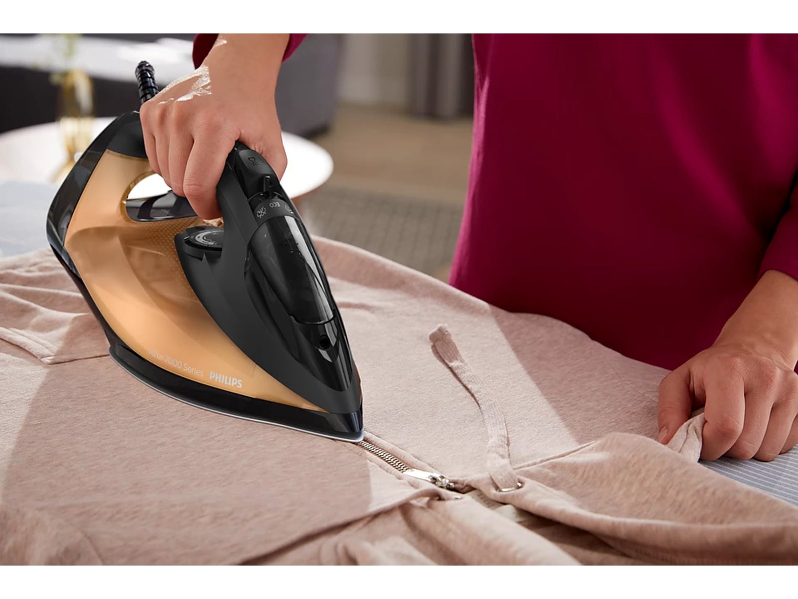 Philips 7000 Series DST7040/81 Dampstrykejern (sort/gull) Strykejern