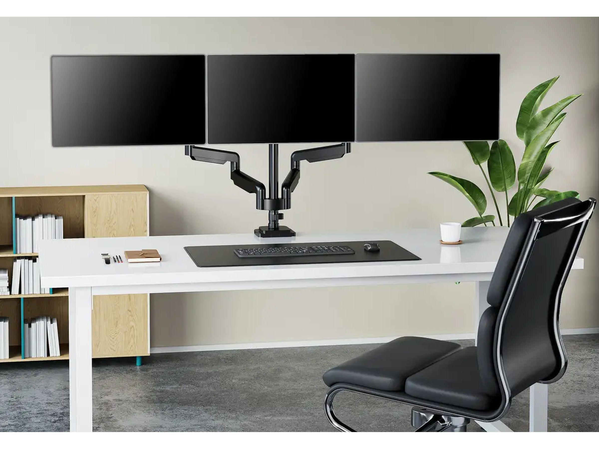 Andersson MRM-M3000 monitorarm for tre skjermer 17-30" Bord og veggfeste