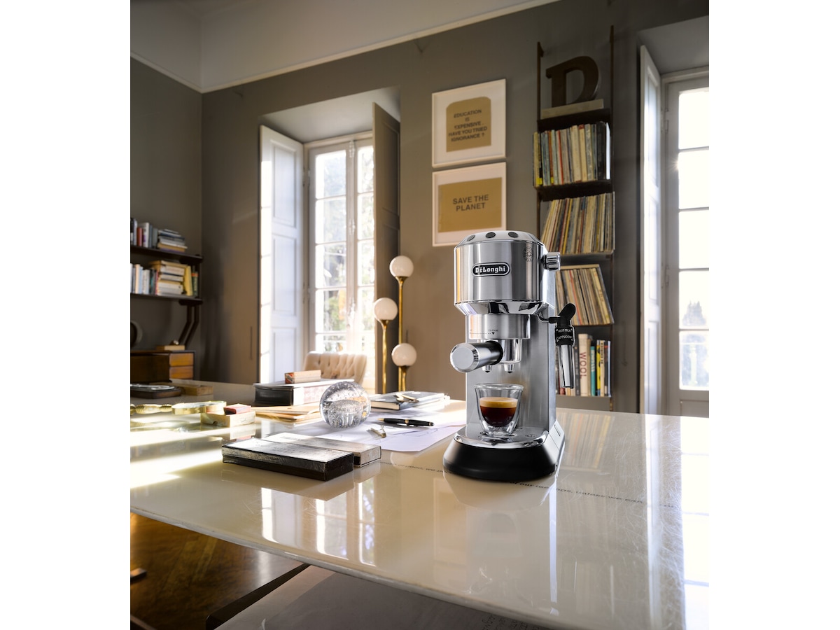 DeLonghi Dedica Style EC685.M Manuell espressomaskin (sølv) Espressomaskiner