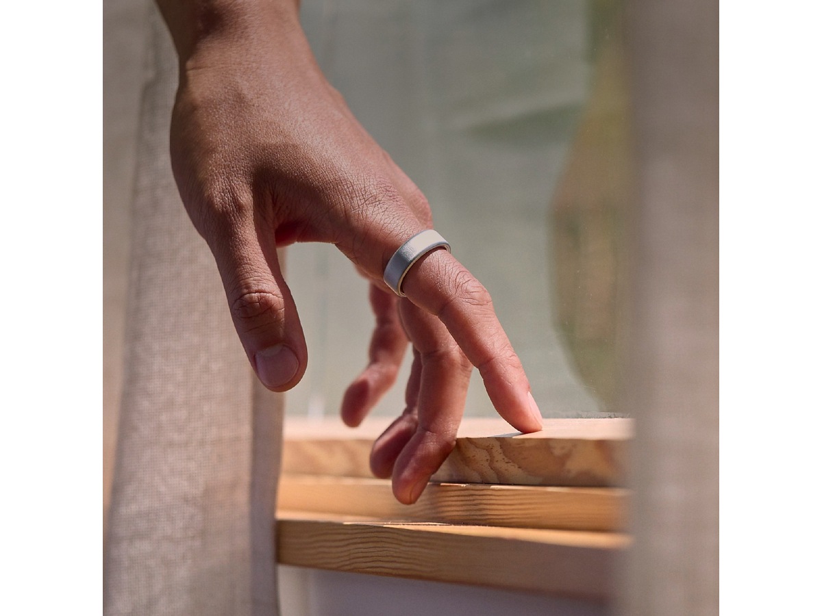 Oura Ring 4 Smart Ring str. 9 (børstet sølv) -B-Grade Demo tilbehør til mobiler & klokker