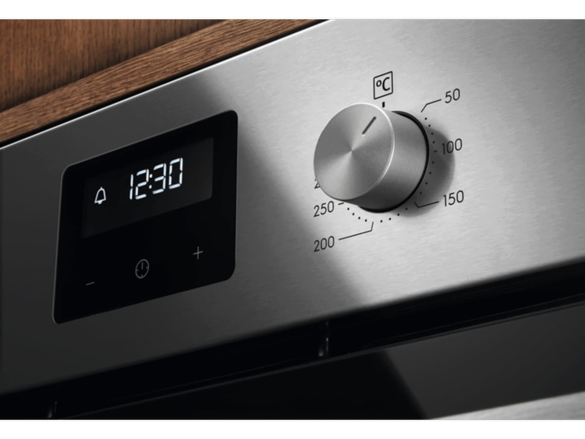 Electrolux 600 SenseCook varmluftsovn COB402X Stekeovn