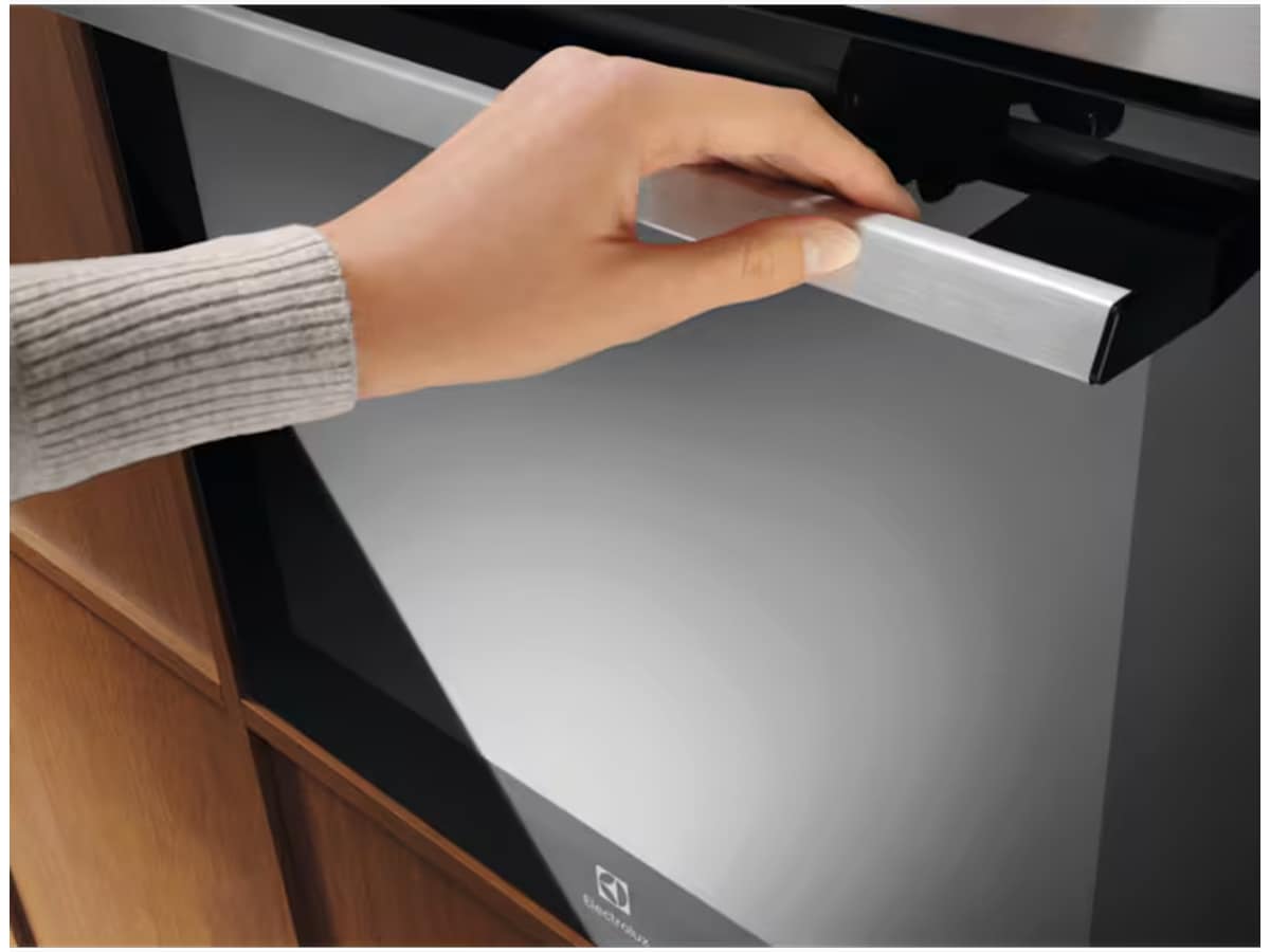 Electrolux 600 SenseCook varmluftsovn COB402X Stekeovn