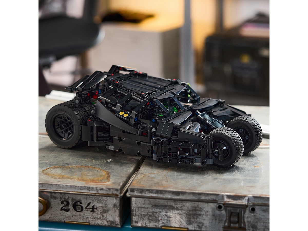 LEGO Technic Batmobile Tumbler 42239 LEGO