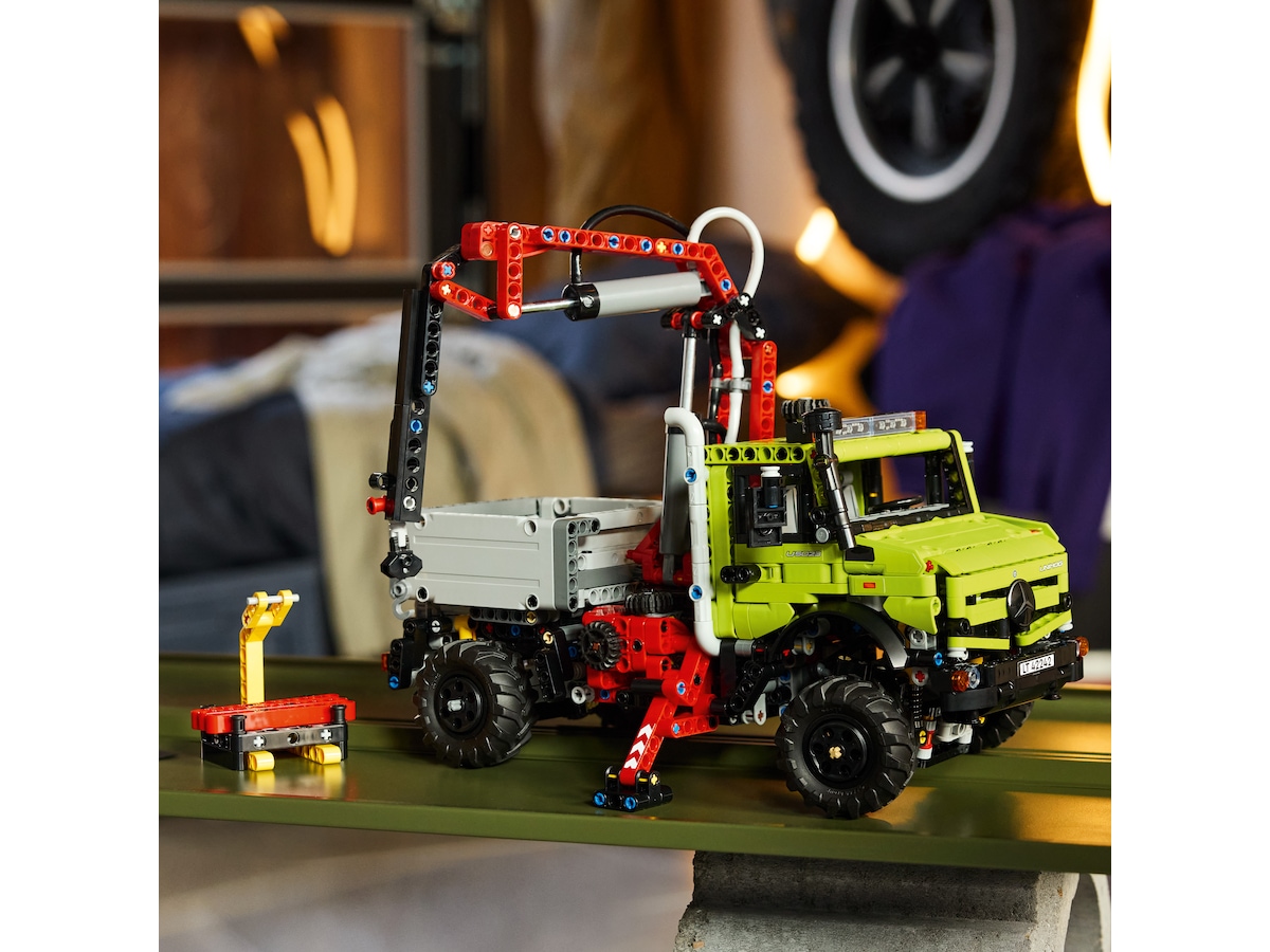 LEGO Technic Mercedes-Benz Unimog U 5023 42242  LEGO