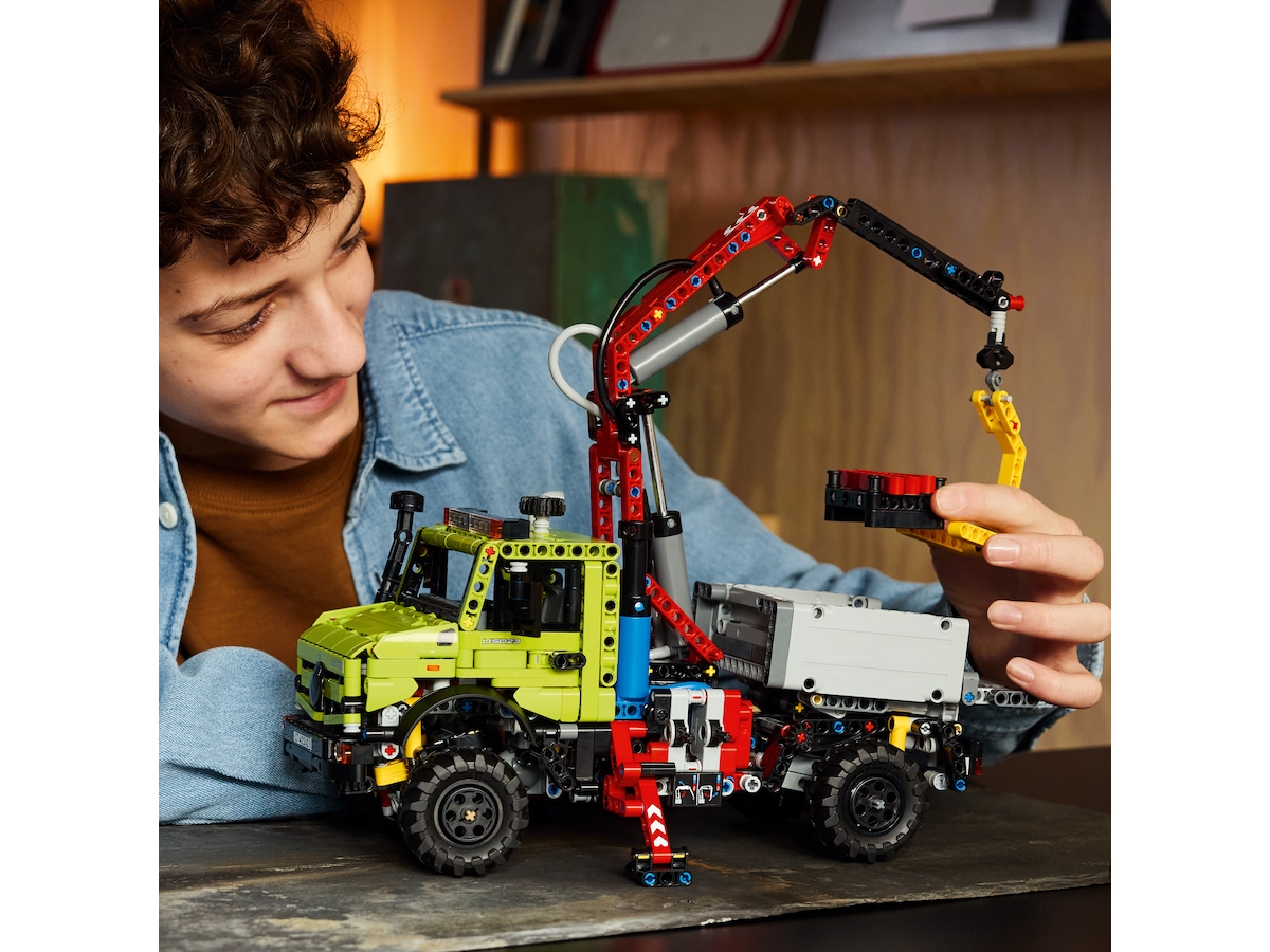 LEGO Technic Mercedes-Benz Unimog U 5023 42242  LEGO