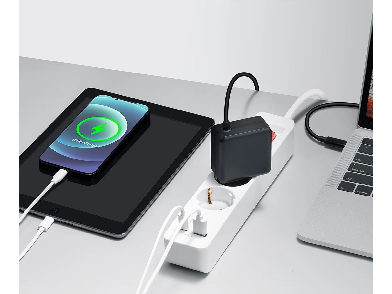 Andersson Strømforgrener 3x uttak og  2x USB 1,5m (hvit) Skjøtekabel & forgrener