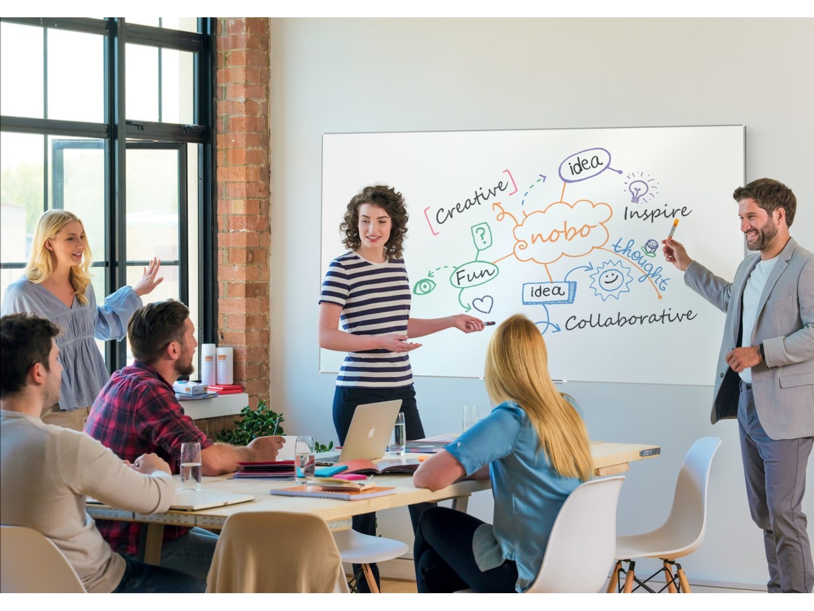 Nobo Whiteboard Impression Pro Widescreen 85" emaljert magnetisk tavle Whiteboardtavler