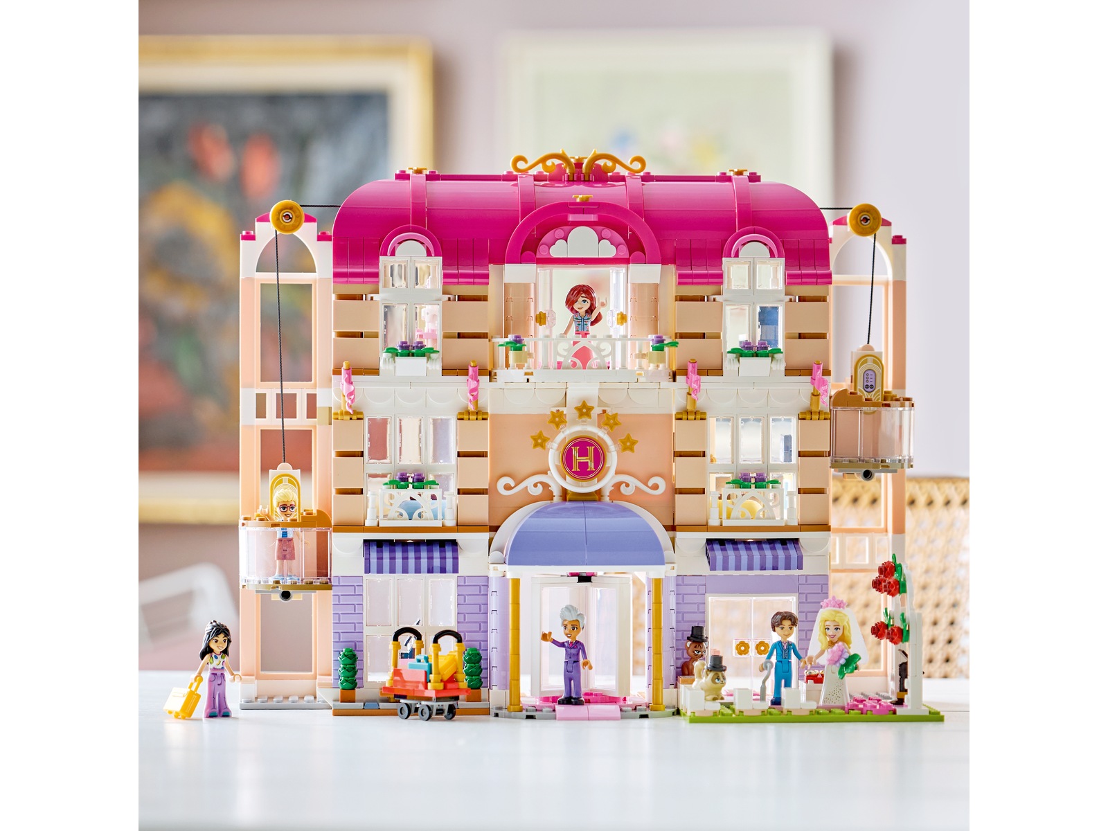 LEGO Friends Heartlake Citys Grand Hotel 42704 LEGO