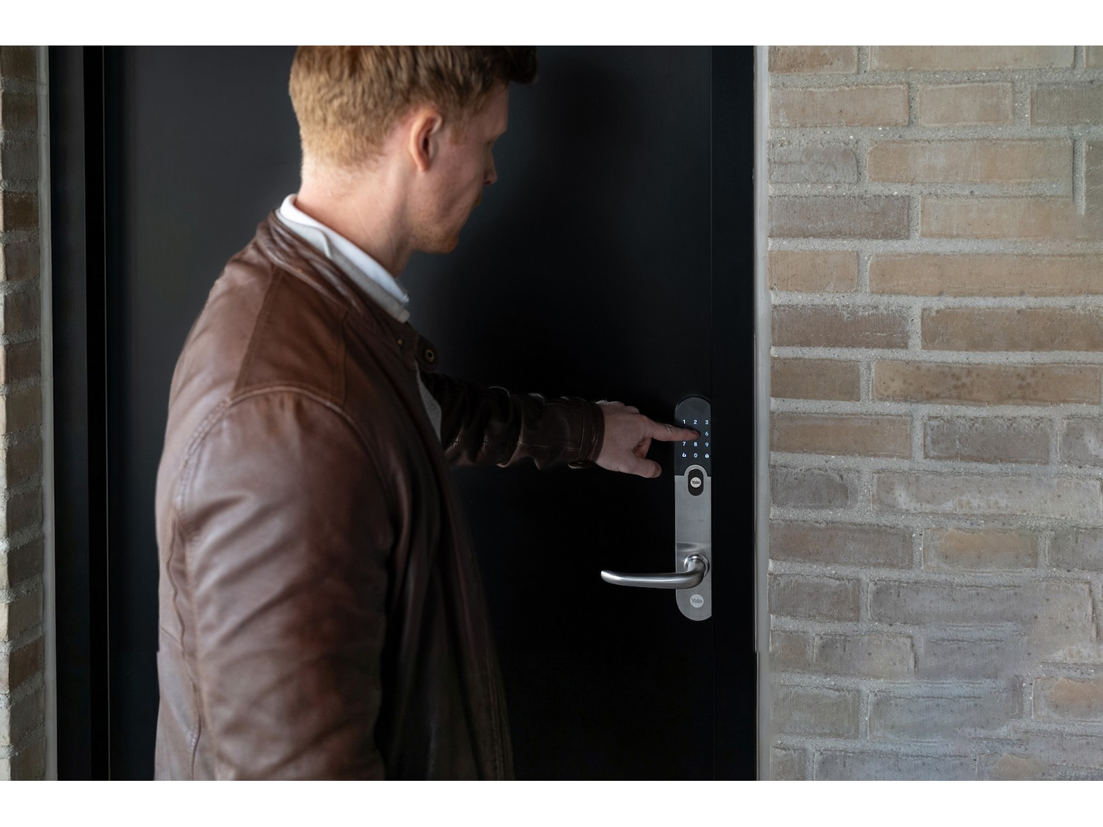 Yale Entrus smart dørlås (børstet stål) Elektronisk dørlås
