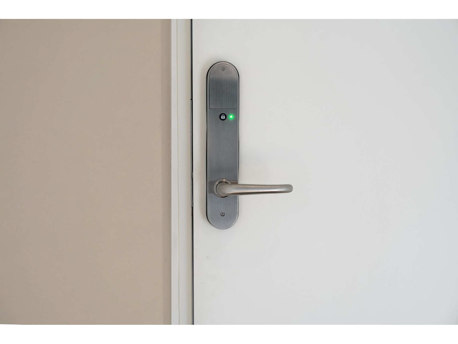 Yale Entrus smart dørlås (børstet stål) Elektronisk dørlås