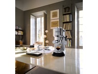 DeLonghi Dedica Style EC685.M Manuell espressomaskin (sølv) Espressomaskiner