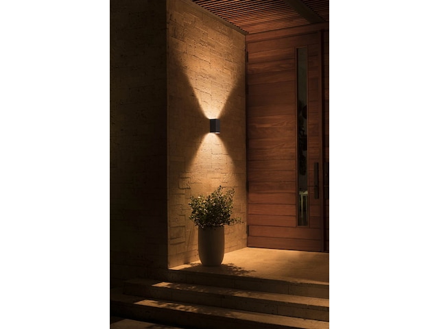 Philips Hue Resonate utendørs vegglampe (sort) Vegglampe