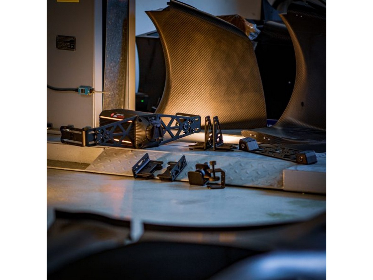 Asetek SimSports Front Mount Ratt & pedaler