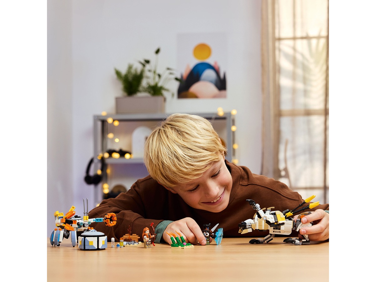 LEGO Horizon Aloy og Varl mot Skjoldkrype og Sagtenner 77037 LEGO