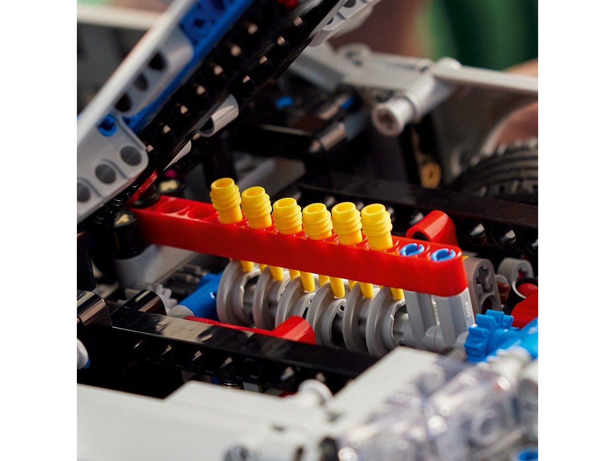 LEGO Technic 2 Fast 2 Furious Nissan Skyline GT-R (R34)-bil 42210 LEGO