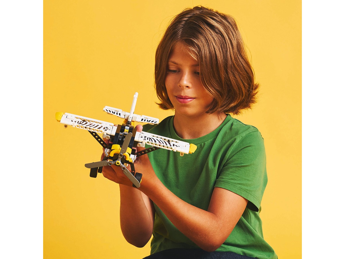 LEGO Technic Bushflygplan 42198 LEGO