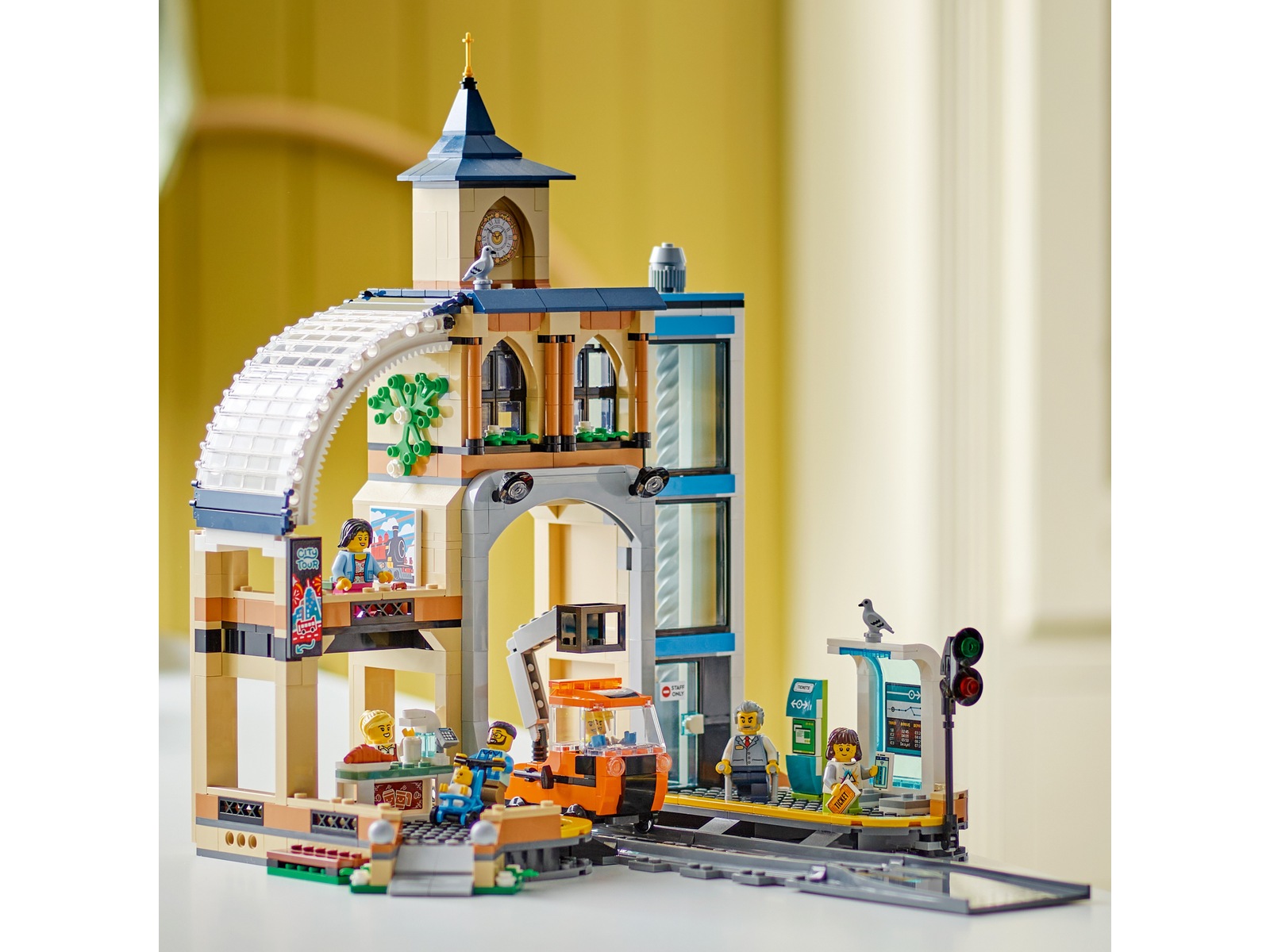 LEGO City Sentralbanestasjon 60469 LEGO