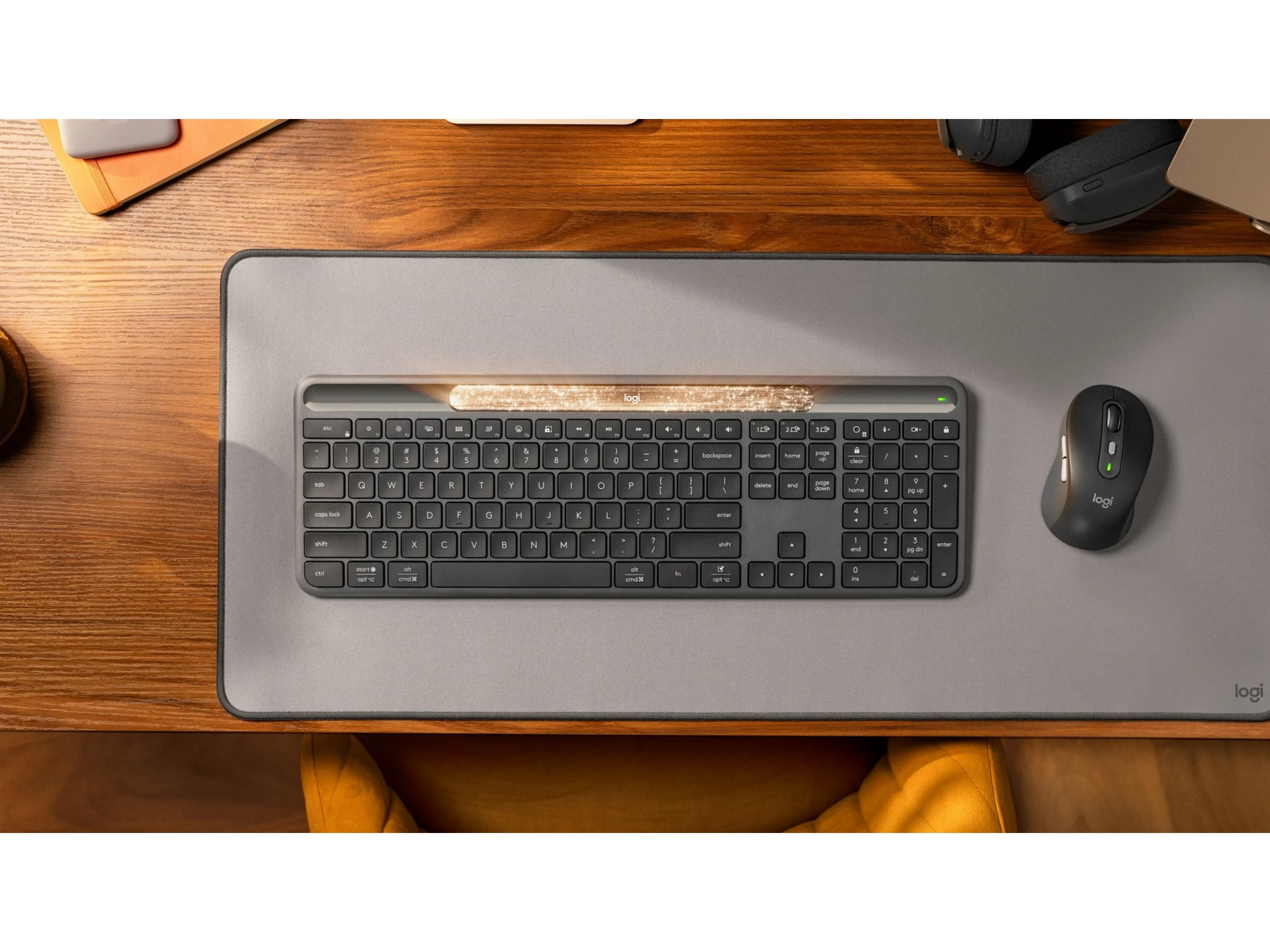 Logitech Signature Slim Solar+ Trådløst Tastatur K980 (grafittgrå) Tastatur