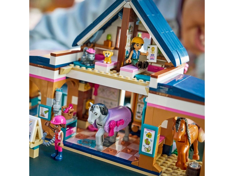 LEGO Friends Hestestall og rideskole 42688 LEGO