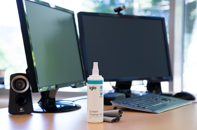 Screen cleaner on desk