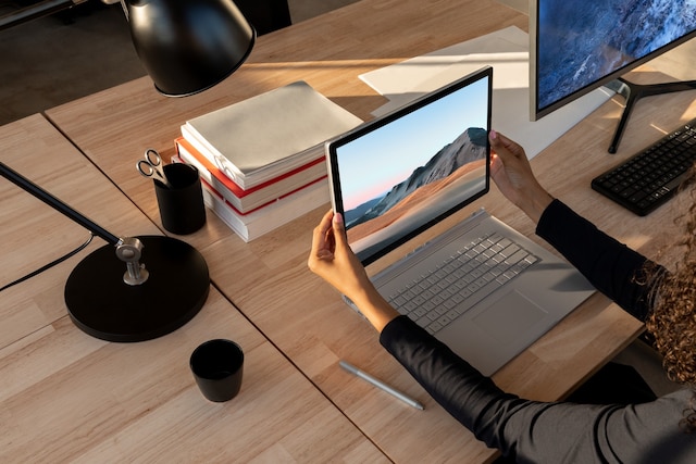 Microsoft Surface Book 3  Dynamic