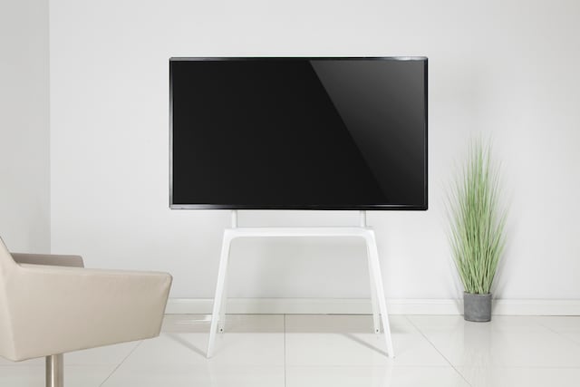 studiogulvstativ med tv studiogulvstativ med tv