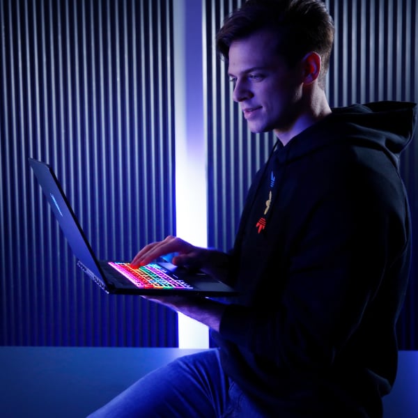 Acer Predator Triton 500 PT515-52 Acer Predator Triton 500 PT515-52