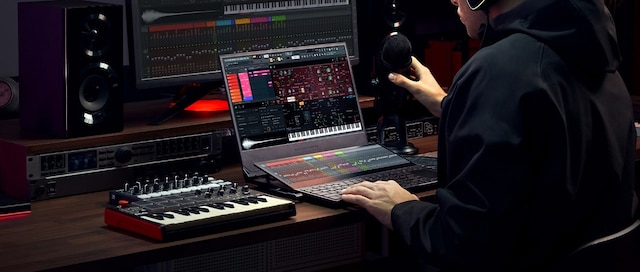 ASUS ROG Zephyrus Duo 15 SE gaming laptop ASUS ROG Zephyrus Duo 15 SE gaming laptop