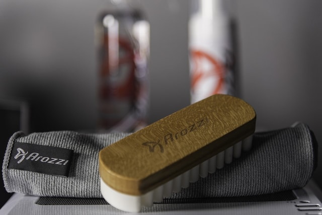 Arozzi mikrofiberklut og børste Arozzi mikrofiberklut og børste