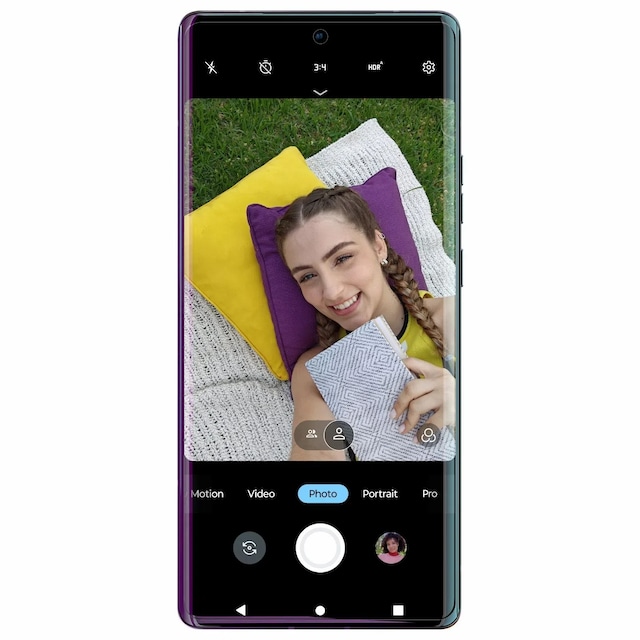 Følsomhet for lite lys gjør selfiene dine perfekte, uansett lys og omgivelser. Følsomhet for lite lys gjør selfiene dine perfekte, uansett lys og omgivelser.