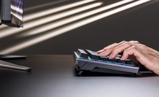 ASUS ROG Azoth ergonomisk design ASUS ROG Azoth ergonomisk design