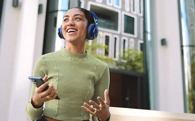 True Adaptive Noise Cancelling med Smart Ambient True Adaptive Noise Cancelling med Smart Ambient