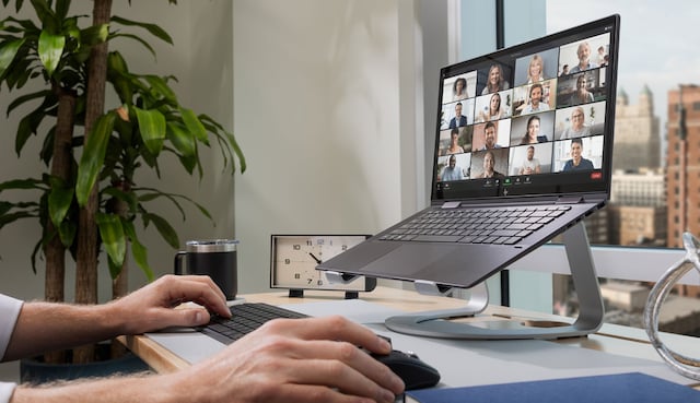 Twelve South Curve SE