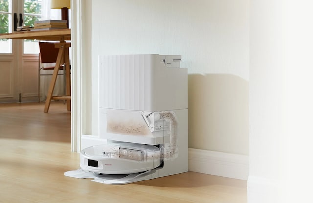 Justerer automatisk støvtømmingen ut fra oppsamlingen av hår. Justerer automatisk støvtømmingen ut fra oppsamlingen av hår.