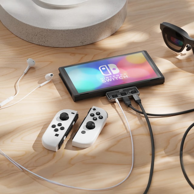 Satechi Mobile XR Hub with Audio Satechi Mobile XR Hub with Audio